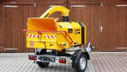Výkonný štěpkovač na benzín a s brzděným podvozkem (38 HP) LS 160 PPB 